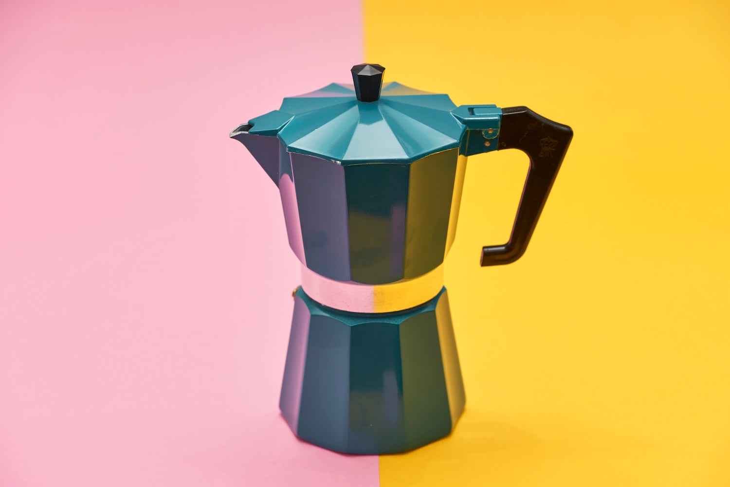 How to Make Moka Pot Coffee at Home: A Brew Guide